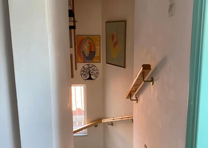 Completely Self-contained, Aegina 홈스테이 Vathí