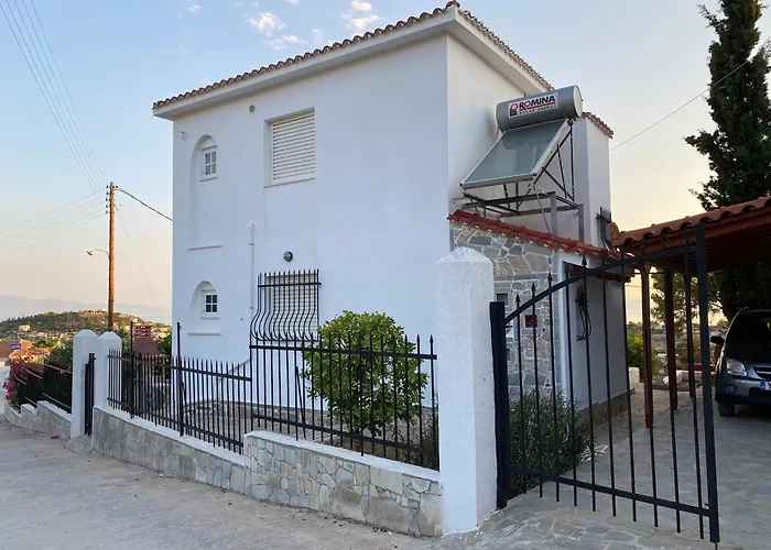 Completely Self-contained, Aegina * Vathi (Aegina)