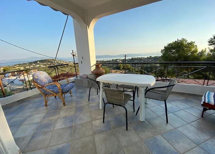 Completely Self-contained, Aegina 홈스테이 Vathí